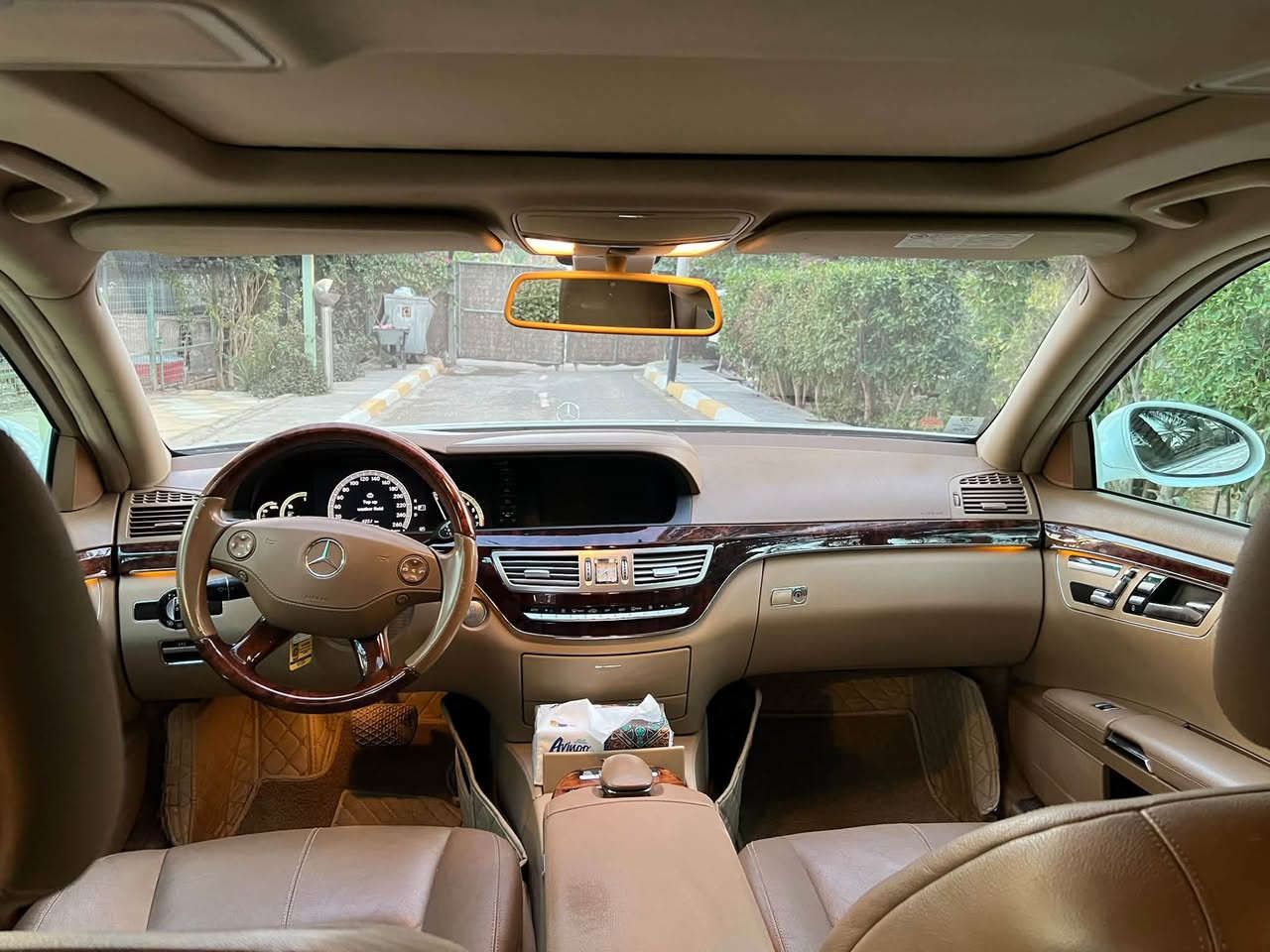 السلام عليكم مارسدس S350 موديل 2008خليجي كفاله عامه محرك 6 سلندر مواصفات فول 1/1 ماشيه 76 الف حقيقي
رقم السيارة مميز بغداد سنويه باسمي تحويل ثاني يوم عنوانها بغداد رقم الهاتف *********** السعر 220 بيها مجال حق الجيه
