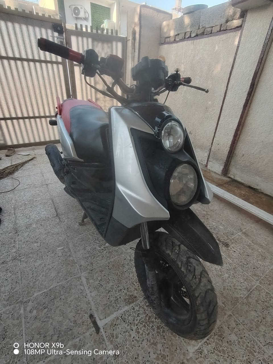 دراجه سكنز نوزل للبيع دراجه كلج رياضي مكينه كفاله مكينه وين متريد وديه نكره بكل وقت دراجه سريعه ونشطه مكاني بعقوبه :***********

نص مكتوب في الصور:
- HONOR X9b
- 108MP Ultra-Sensing Camera
- O HONOR X9b 108MP Ultra-Sensing Camera