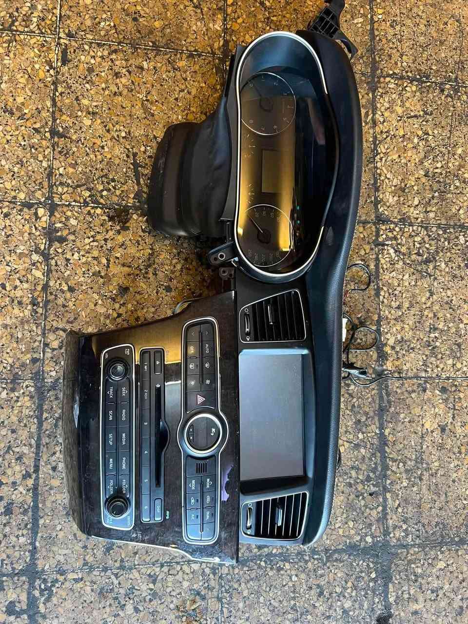 يوجد دشبول و فرس كيا كادنزا 
شركة ماهر الحجار 
يوجد توصيل لجميع محافظات العراق 🚚 
للتواصل
***********….. ‭***********‬…. ‭***********‬
