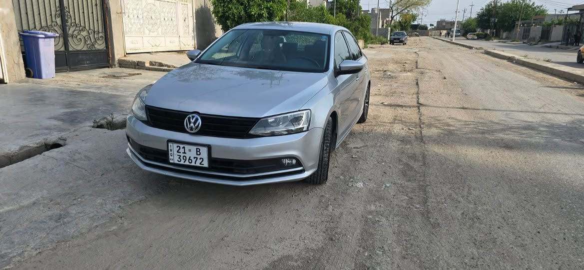 فۆکسواگن جیتا ٢٠١٨ 
گیڕ و مەکینەی بەشەرت نەکراوەتەوە 
مەکینە 20 بێ تۆربۆ 
سەیارەکە تەکسی دوبەیە 
زۆر پاک ماوەتەوە لیدراوی نیە 
سەنەی و هەزەی تازەیە 
سەنەوی تا ٢٠٣١ تازەیە 
چوار تایەی تازە و یەک دینار مەسرەفی نیە 
١٧٠ هەزار ڕۆشتوە 
سەعری :٩٦ مەجالێکی کەم 
*********** وەتسئەپی لەسەرە كركوك, العراق

