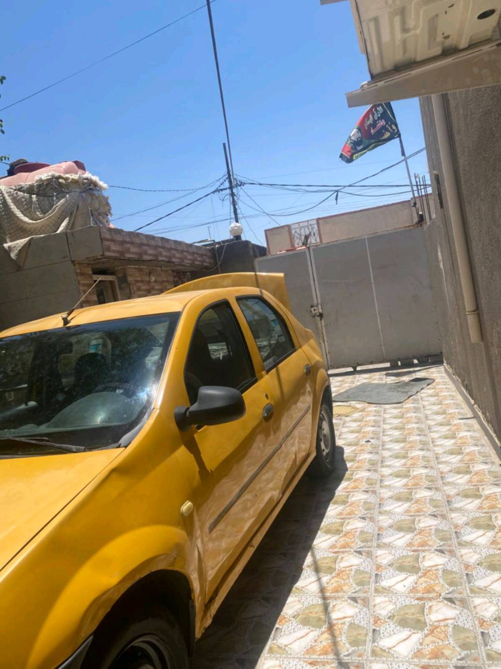 سياره رينو أربعة راكب محور محرك كورلا اوتوماتيك شرط كير ومحرك وحداديه للبيع محافظة المثنى ناحيه الدراجي ***********