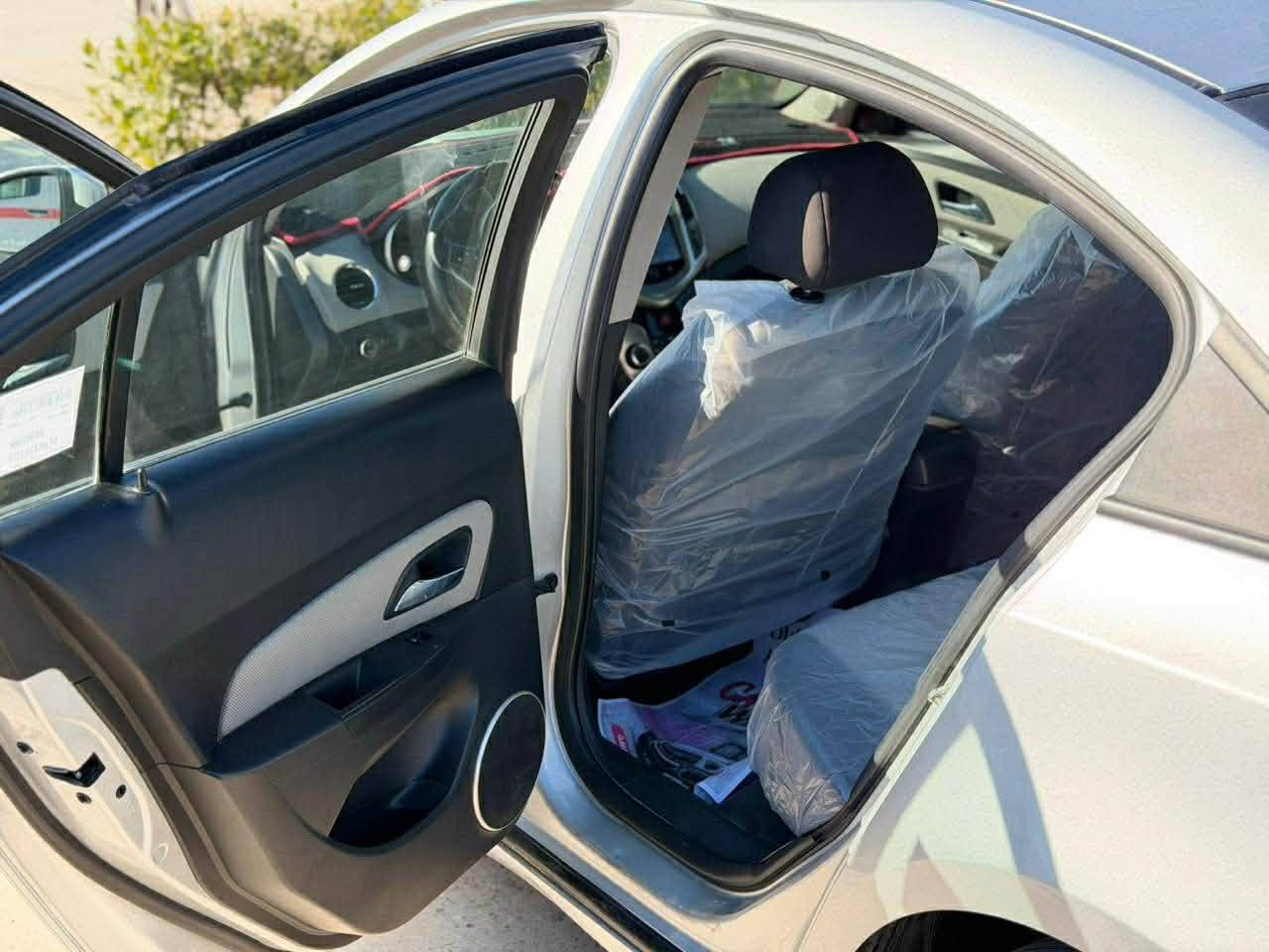 السلام عليكم (بيع مستعجل)
شيفروليه كروز Chevrolet Cruze
بيع 
الموديل 2017

رقم السيارة | شمالي أربيل

موقع السيارة |بغداد -الدوره

السيارة وارد خليجي .

المواصفات

شاشة كبيرة الحجم .

شاشة أعطال 7

کیر جدید

محرك جديد

تحکم استيرن جهتين .

نافذة ups

تحكم مري كهربائي

.تبريد تدفئه تخم تاير 

جرص احزام الامان

جرص 120

صندوك بصمة .

مانع انزلاق

کشاف ضبابي خلفي

وبقية المواصفات المعروفة
للاستفسار ***********

ملاحظات

الجانب الأيمن  - الجاملغ الامامي بارد شبر 

 الجانب الأيسر بارد بالجاملغ الامامي
الباقي مكفول السياره خليجيه  ماشيه 112 قابل للزياده 
السعر 83 وبيها مجال شي قليل
