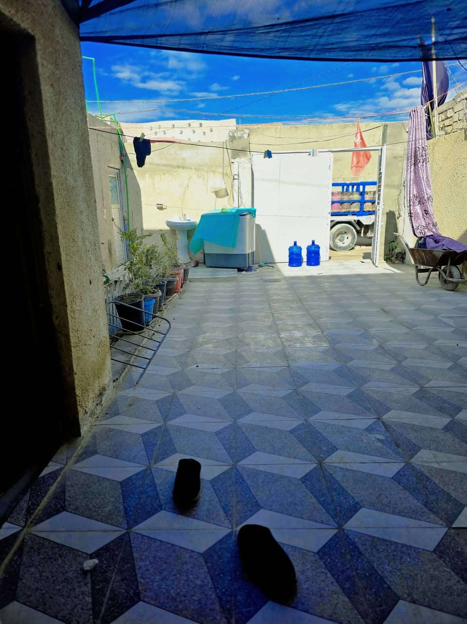 ١٦٠متر. يحتوي على غرفتين نوم صاله مطبخ صحيات استقبال  تجعيب طابوك بناء بلوك عكاده  عنوان الدار النجف الأشرف كوفه براكيه قرب تقاطع ال عيسى قرب سيطره القديمه.  ب30مليون  عنوان المكتب الكوفة شارع المعمل قرب شارع المطار القديم مجاور صيدليه بلال مقابل صيدليه زحل جوار شارع سيد حبيب 
***********
***********
