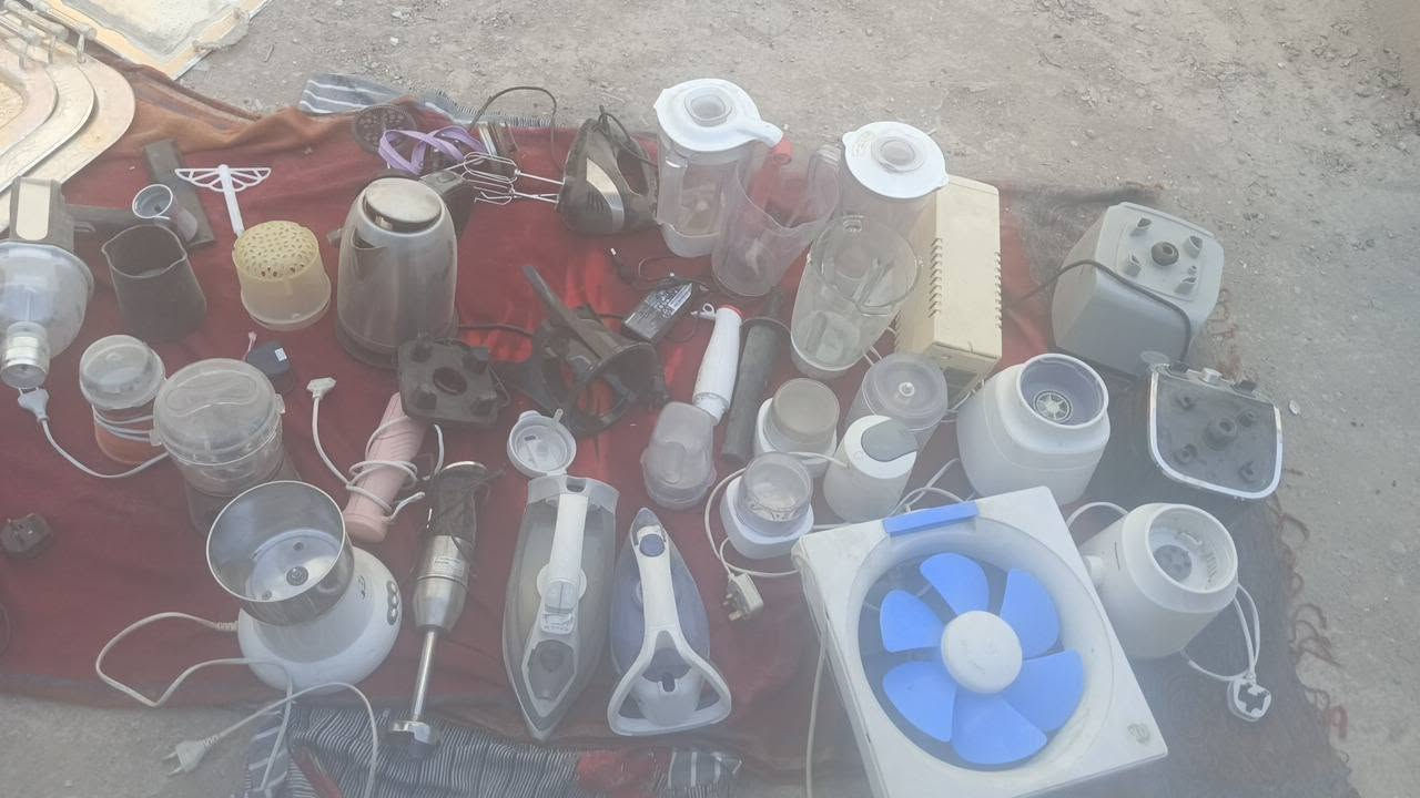 السلام عليكم ورحمه الله وبركاته عندي اغراض للبيع جمله ترامز  زجاج ومعدن من الداخل نضافه 80% مواعين في نظافه 100% وفي ملثوم
السلام عليكم ورحمه الله وبركاته عندي اغراض للبيع بالجمله ترامز  زجاج ومعدن من الداخل نضافه 80% مواعين في نظافه 100% وفي مثلوم
وفي اجهزه كهربائيه عطلانه خلاطات شغاله لكن بدون جكه
