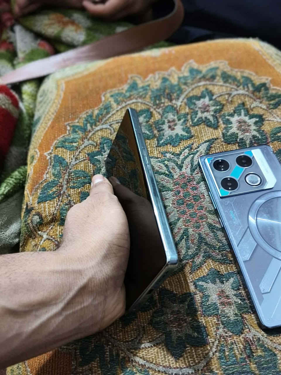 سلام عليكم جيتي 20 برو العدد 2 ذاكرة 256 للثنين مامفتوحات ولاداخلات صيانه السعر ب230لواحد المكان الرضوية ***********
