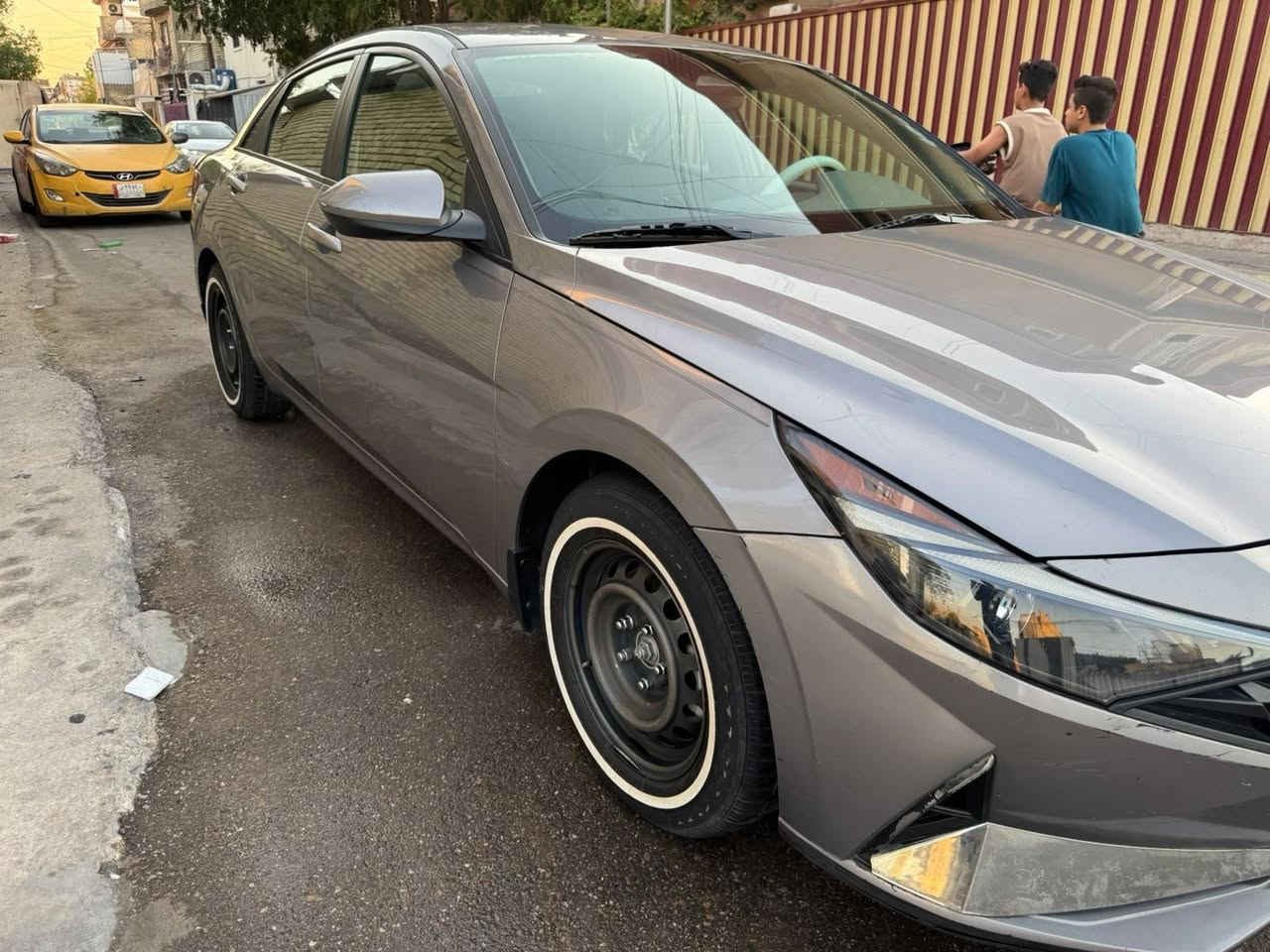 النترا موديل ٢٠٢٢ وارد امريكي
لون فيلي
رقم اربيل الجديد بسمي 
محرك ٢٠٠ المرغوب 
مواصفات نص فول 
حادثها الجاملغ الايسر وربع البنيد فقط 
وبيها مكانات بارد بسيطة جاهزة من كلشي 
ماشية ٨٩ كيلو 
السعر ١٣٢ وبيها مجال
مكاني بغداد مدينة الصدر 
هاتف ***********
