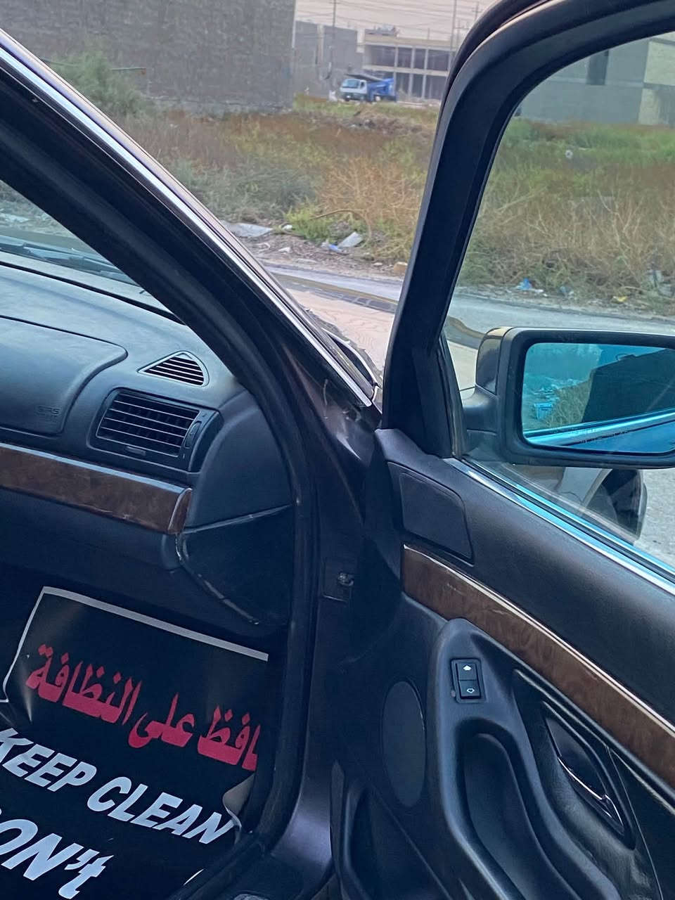 ٧٤٠i • ١٩٩٥ • بنفسجي