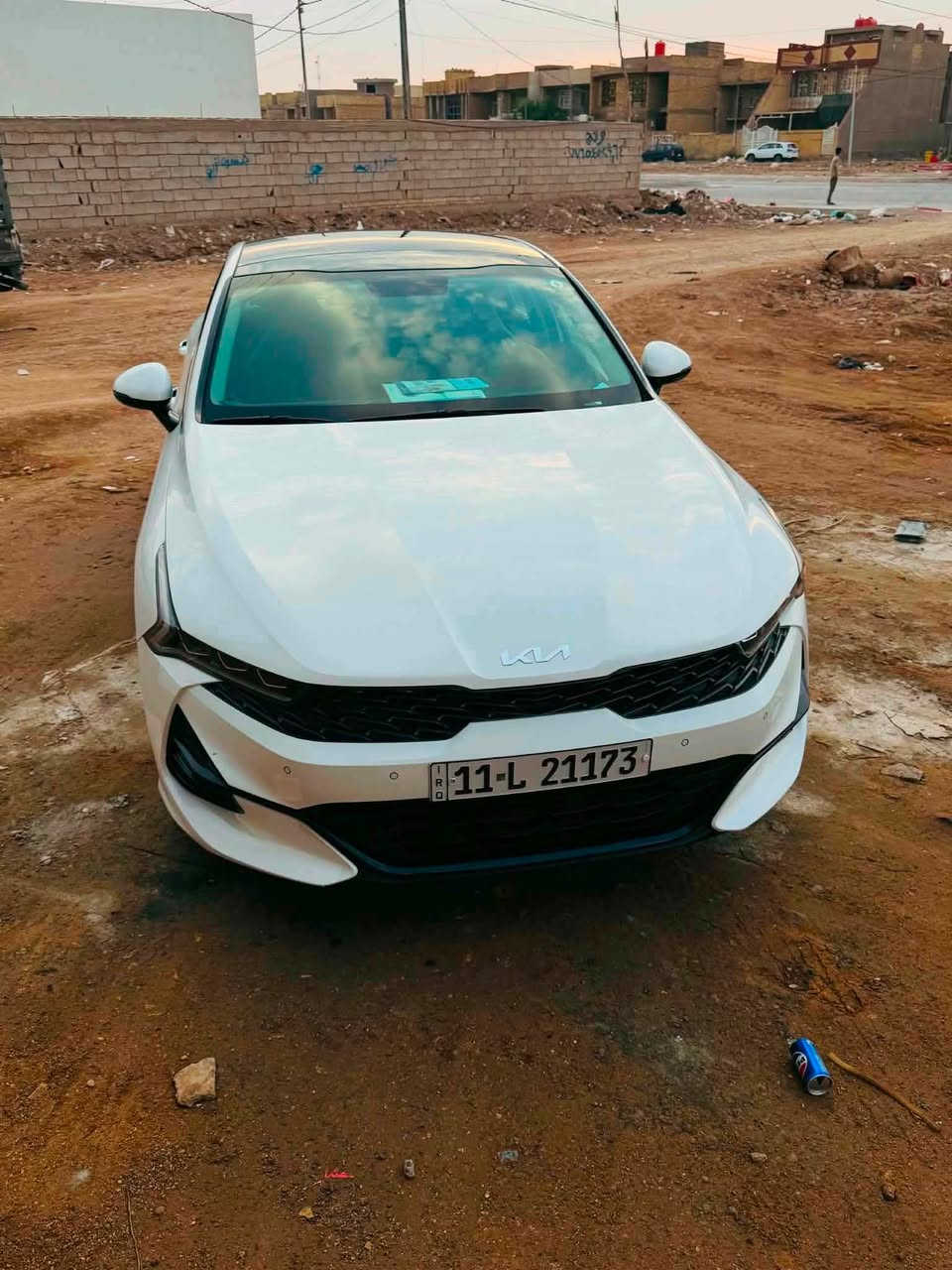 السلام عليكم
K5 موديل 23 
خليجي ماشيه 45 الف 
فول مواصفات ١/١
رقم بغداد 
***********
