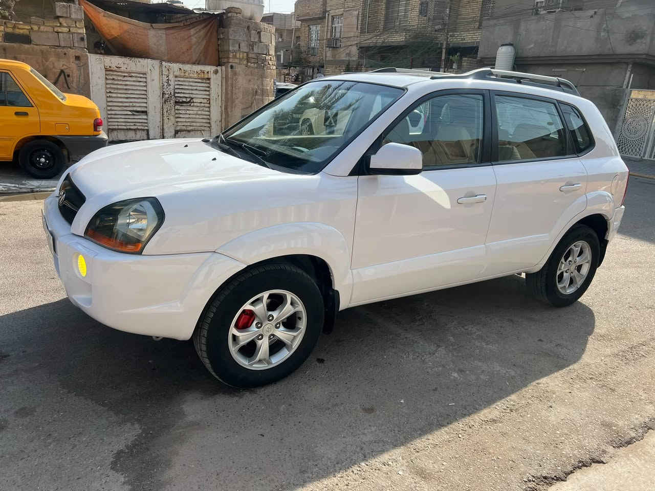 السلام عليكم توسان 2009 خليجي رقم بغداد انكليزي باسمي فول مواصفات 6 سلندر مكينه 2700 فور ويل مكفوله من الضربه والصبغ والتبديل كفاله عامه سياره جديده وع وضع الشركه مكان بغداد الحسينيه للاستفسار 
***********

