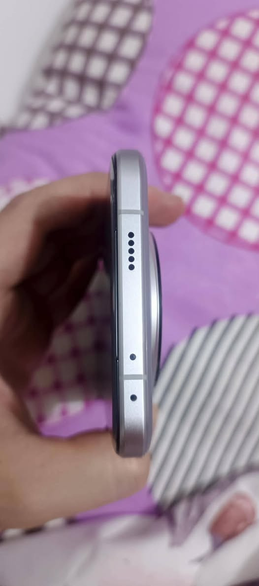 للبيع هونر ماجيك 7 برو (HONOR Magic 7 Pro)اللون: [رمادي ضوء القمر أجمل لون ]الذاكرة: 512 جيجابايتالرام: 12+12 جيجابايتالحالة: نظيف جداً بحالة الجديد (بدون أي شخط أو ضربة، مكفول من الفحص)الملحقات: كاملة (الكرتون/الباكيت + الشاحن الأصلي)، شحن سريع 100 واط، وبطارية خارقةالسعر: [ا٨٥٠ ] ألف دينار (قابل للتفاوض البسيط / )المكان: [: العمارة / مغربه ]الرقم أو التواصل: [*********** أو مراسلة الخاص]ملاحظة: الشراي يراسلني، وما عجبك السعر اعبر المنشور فضلآ عمارة, ميسان
