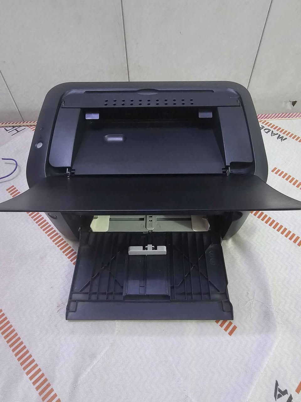 🖨️ طابعة Canon i-SENSYS LBP6030B
كانون 6030 مع 

🔹 ليزر أبيض وأسود
🔹 سرعة تصل إلى 18 صفحة/دقيقة
🔹 دقة عالية 2400×600 dpi
🔹 حجم A4
🔹 اتصال USB متوفر معاها كيبل وكاترج جديد  مع صورة لنموذج دقتها 
🔹 اقتصادية وسريعة ومناسبة للبيت والمكتب والدراسة

📌 الحالة: ممتازة
💰 السعر:    100 الف 
📍 الموقع:   بغداد _ حسينية المعامل 
📞   ***********
 يوجد واتساب
