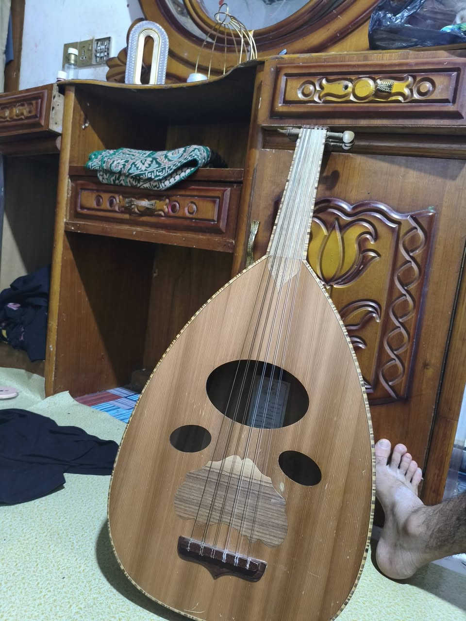 سلام عليكم عود زرياب صفر مستعمل قليل السعر 150وبي مجال بصيط مكان البصرا الهارثه كرمت علي تواصل واتساب فقط ***********
