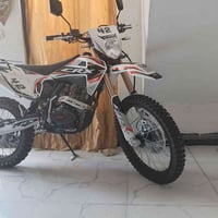 الدراجه جديده واريد ابيعه ما ماشيه اهواي من طلعت لحد الان طالعه بس مرت...
