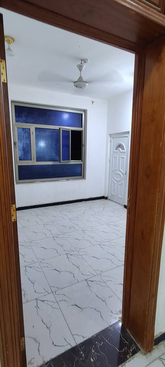 بشقه للايجار بالجربوعيه الثانيه طابق اول نظيفه بيها غرفتين وصاله ومطبخ وصحيات ومنور  قرب مدرسه خديجه 
الايجار 250.    
     ***********
