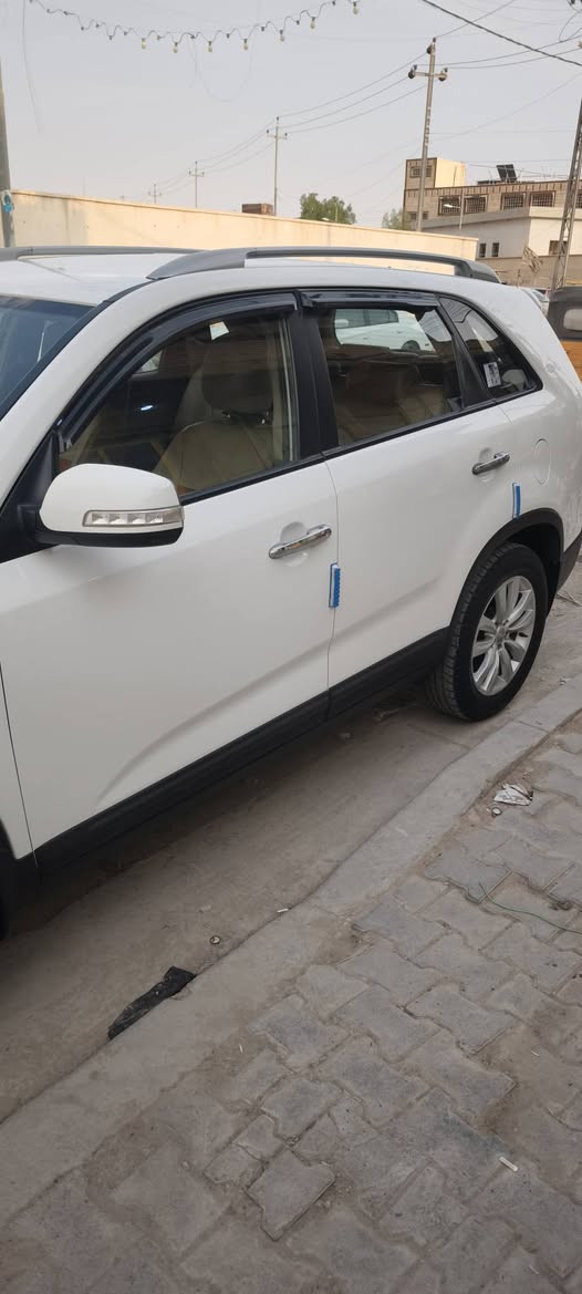 كيا سورنتو 12 خليجي محرك 2400 دوش باسمي رقم بصرة سيارة نظيفة مال بيت ما متعوبه مكفولة من الضربة والبارد والصبغ ماعدا صبغ الي مأشر عليه بالصورة تدفئة وتبريد ثلاث قطع ثلج دواخل السيارة گلش نضيفه بلاد السعر 140 $ موبايل  *********** بصرة قضاء القرنة .
