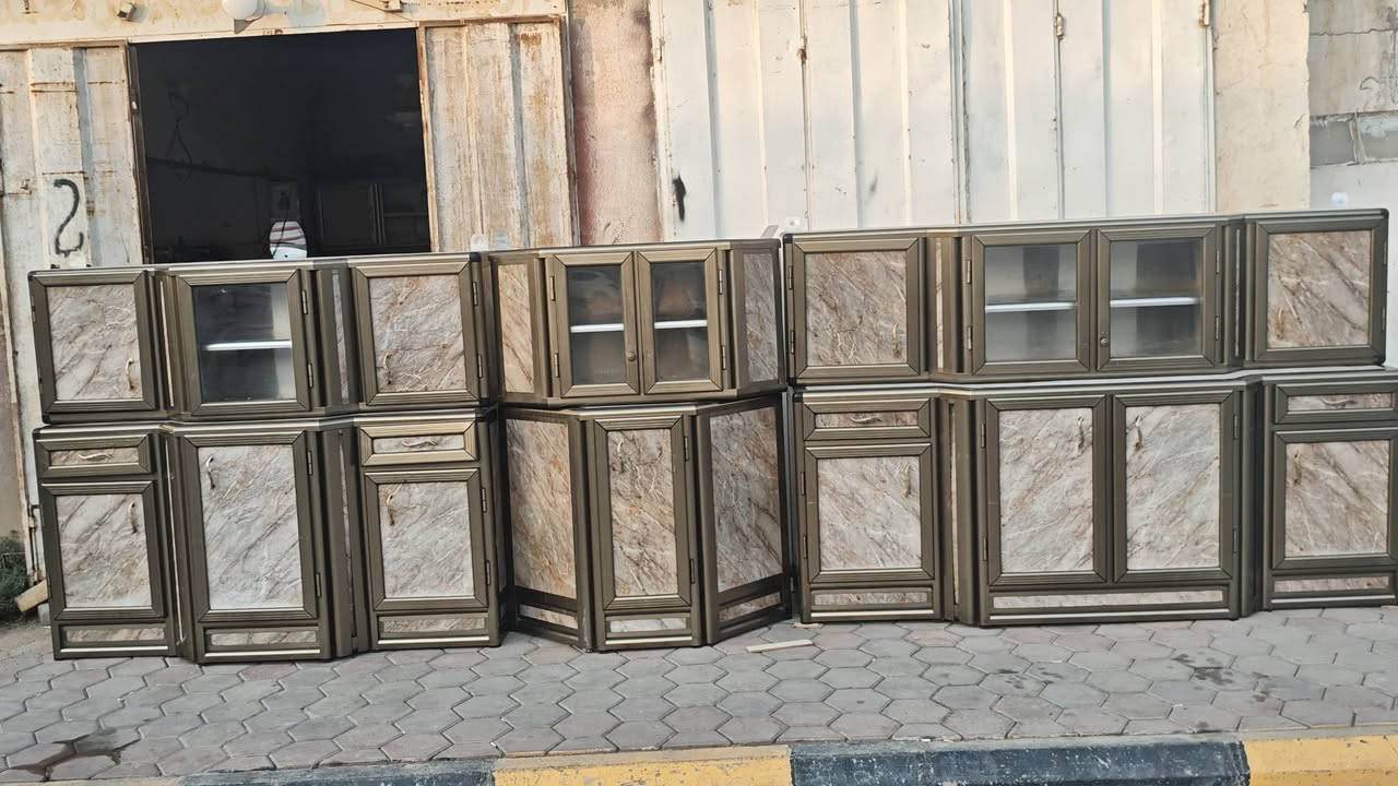 كاونتر مستعمل  للبيع طوله 5امتار و64 سم نضيف كلش
***********

@الجميع
