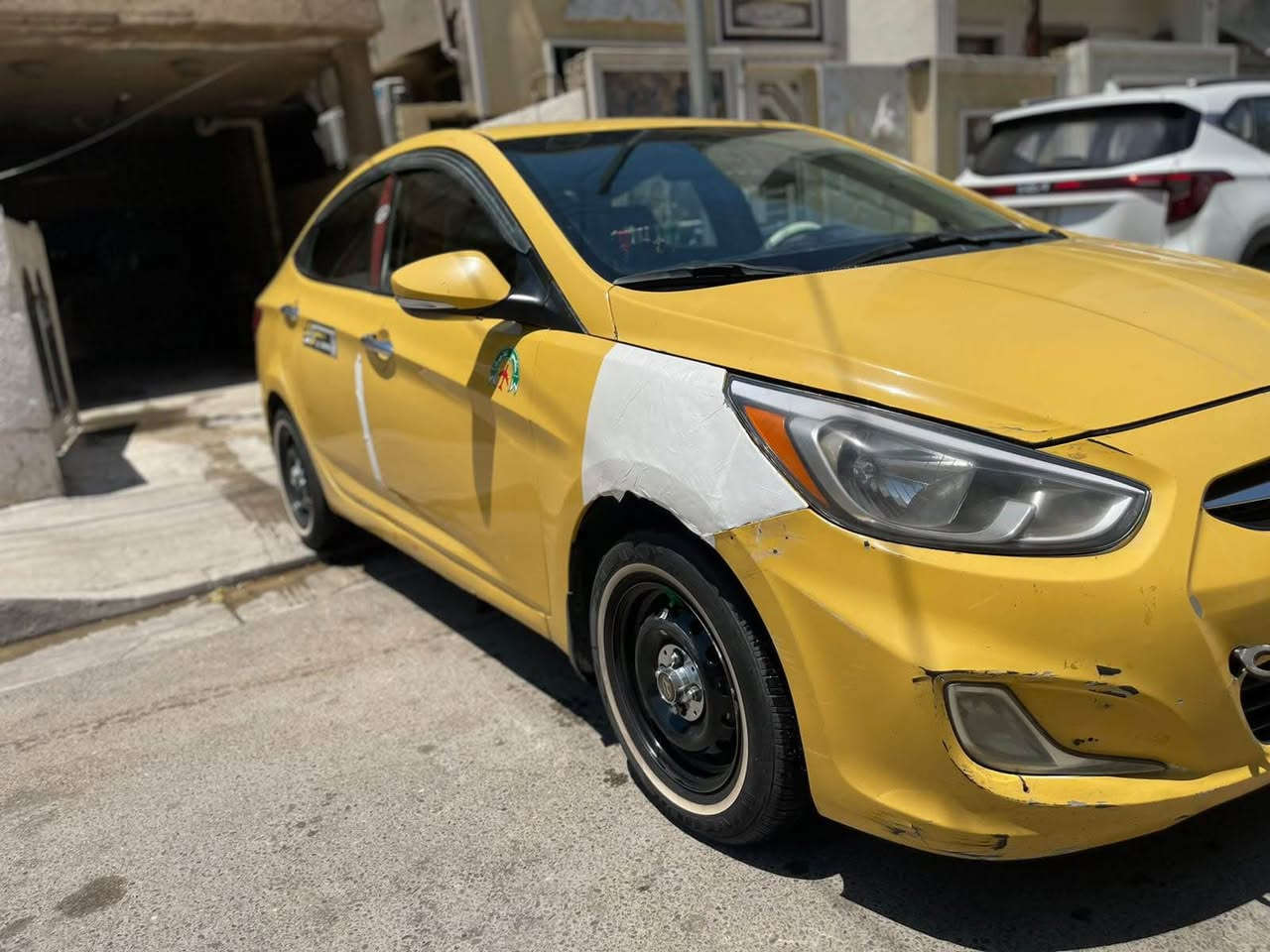 السلام عليكم
 اكسنت ٢٠١٣ للبيع خليجي
رقم بغداد 
مكفولة فقط الجاملغ الايمن موضح بل الصورة 
مكينه ١٦٠٠
تبريد خير من الله
تايرات تخم جديد
صدر جديد
مدوشمه كامل 
مابيها اي نقص تشغل وتطلع 
مكاني بغداد الغزالية
السعر75$ وبيها مجال  
*********** بغداد, العراق
