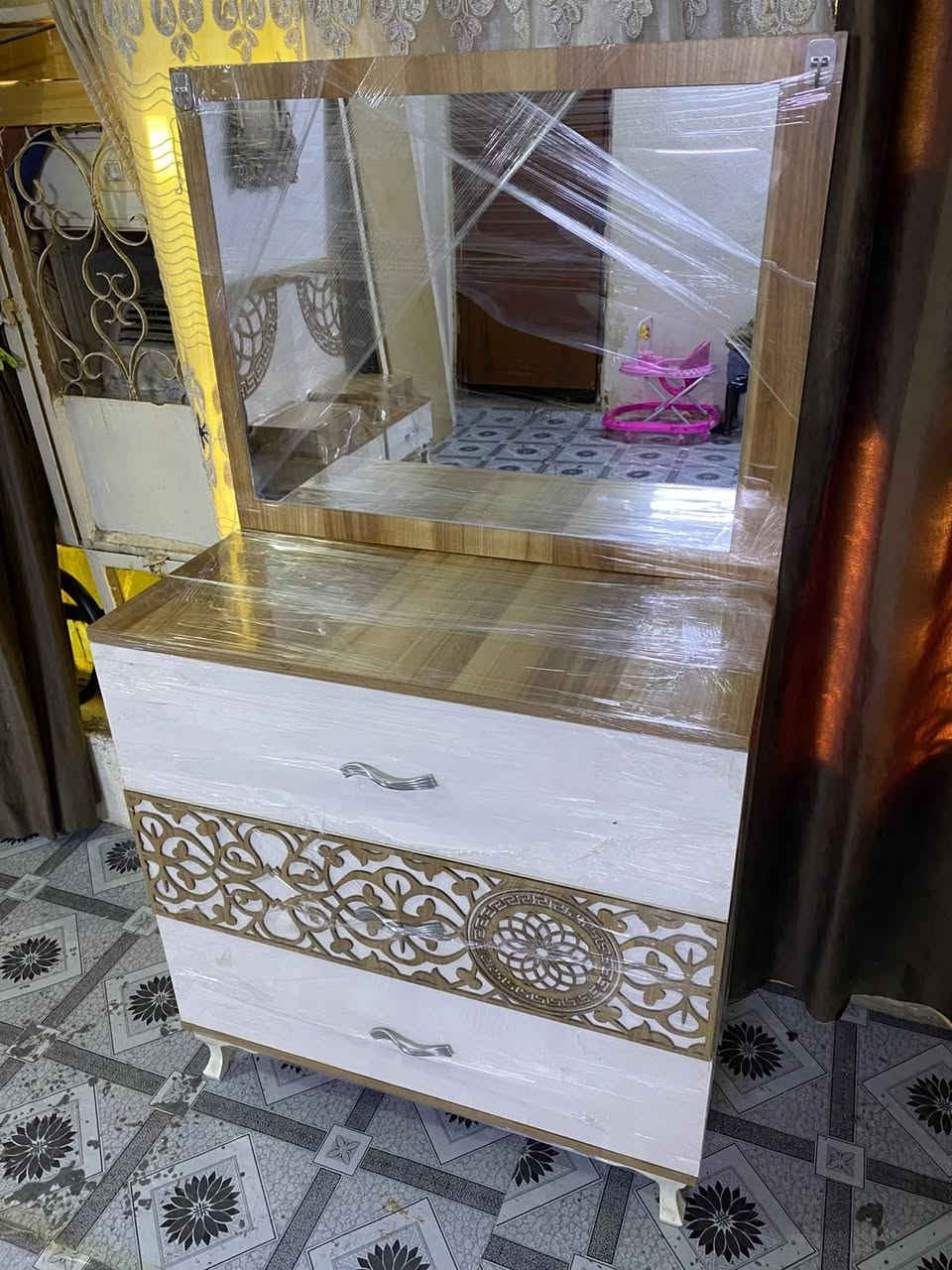 غرفه نوم بلجيس مامستخدمه نضافتها 100/100 سعرها350وبيهه مجال للشراي رقم*********** واتساب بغداد
