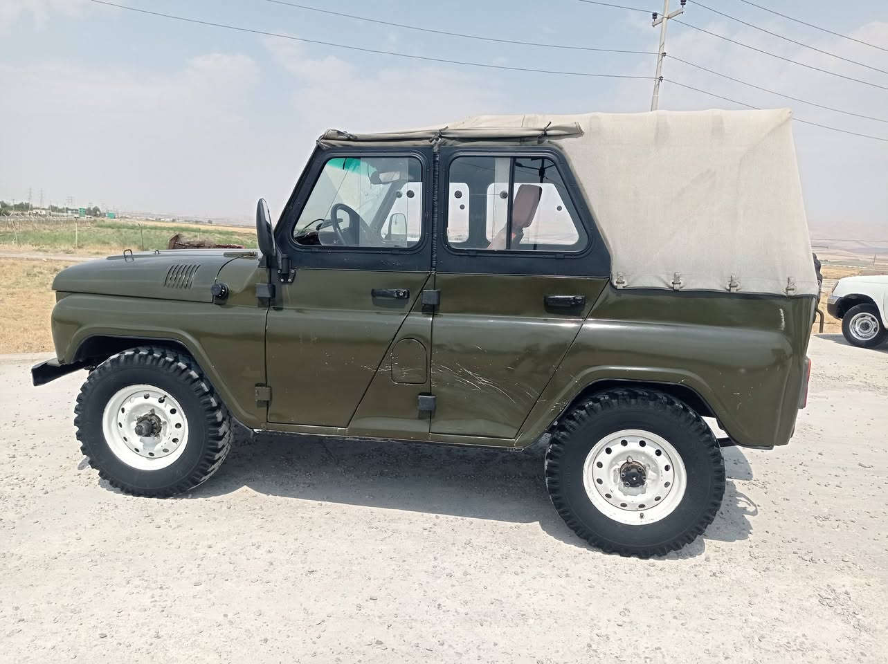 بەناوی خوای گەورە
لەسەر ئیزنی ئەدمینی بەڕێز 
جێب واز مۆدیل 2004
گێڕ عادی دەبل ئەکسل 
گێڕ و مەکینەی ئۆنجی تازەکان 
پێش و دوای دیسکە ، پاوەرە ، تەبریدە ، شاشە ئایپادە
کارتی سەندیکای کەلاری هەیە ، مەعامەلاتی کۆدی ئاسایشم بۆ کردوە 
بەشەرتی گێڕ ومەکینە و ئەکسل و دەبڵ ئەکسل 
لە شارەزوورم  لە هەڵەبجەی تازە 
داوای 54 گەڵا و مەعامەلەی لێدەکەم 
***********
***********
