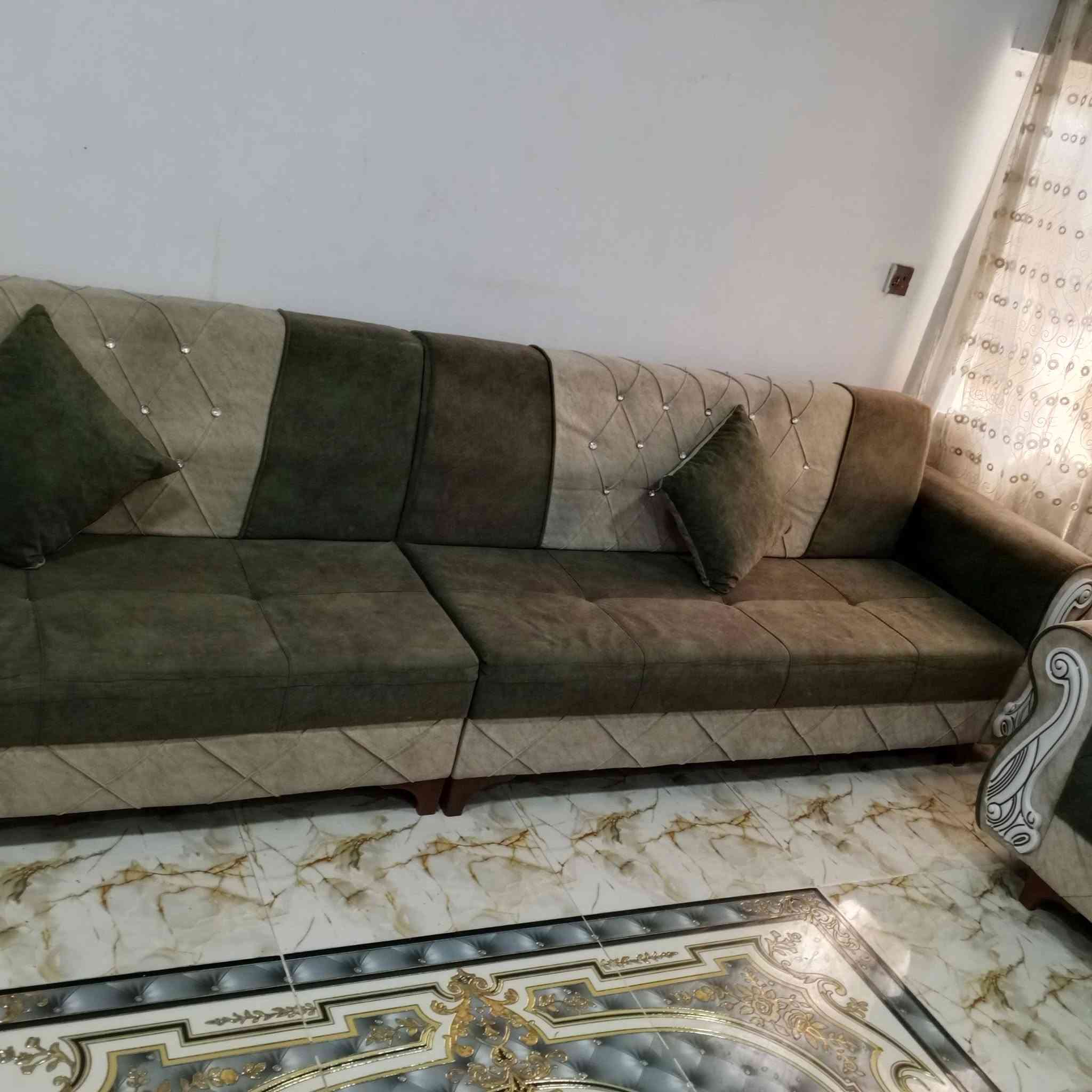 ديوان ٢٠مقعد • نضيف • توصيل بعقوبه