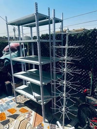 عارضة اكسسوارات30الف رفوف عدد3 خمس خانات طول مترين عرض متر سعرالواحد35...