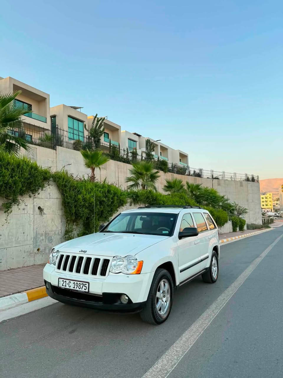 جێب 2008  سەیارەی من تێل بۆ خاوەنی بکەن ڕەقەمم داناوە

سەیارەکە زۆر جوان و بێ مشکیلەیە و سەیارەی ماڵە

بۆیاخ تەنک دوو پارچە بۆیاخ لەگەڵ دوو پەڵە بۆیاخ

دەبڵ ئەکسل ناوزەرد 

بەناوی خومەوەیە تا2029  

بەشەرتی تەحویڵ وغرامە بڕاوە 

نڕخی ٩٩گەڵا و  کەمێک مەجاڵ 
***********
