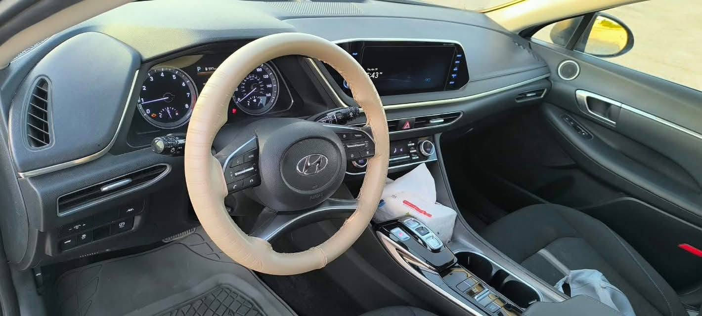 Hyundai Sonata🔥
هونداي سوناتا 

الموديل : 2023
العداد :46mi
اللون : رصاصي 
الفئة : sel
الحالة : وارد امريكي ضرر جانبي مثل ماموضح بصورة باب وجاملغ امبدلات تفصيخ بلاد بدون صبغ بدون دواخل 
الباقي كفالة شرط الفحص 
المواصفات :-
رادارات
منضومة صوت 
حساسات 
كراسي كهرباء 
وباقي المواصفات المعروفة 
رقم بصرة. معوقين 
سعر 140$
الموقع : ( البصرة /الزبير  ) 

التواصل : ***********
