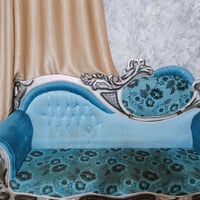 ٣ قنفات • ٢ كرسي • قابل تفاوض