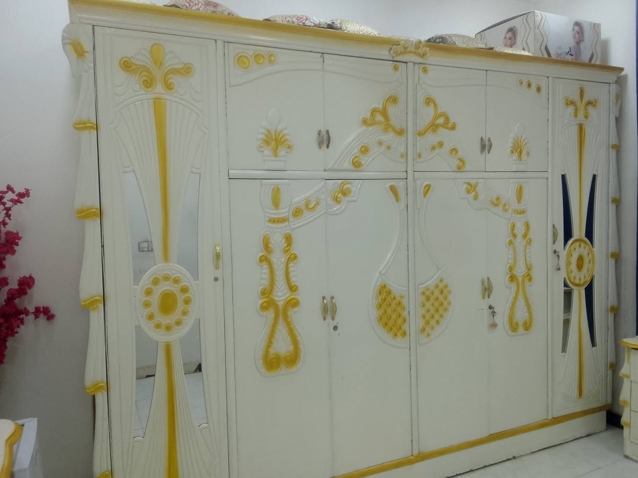 غرفه نوم للبيع اخت الجديده سعرها ٧٥٠ وبيها مجال مستعجل على بيعتها ***********
