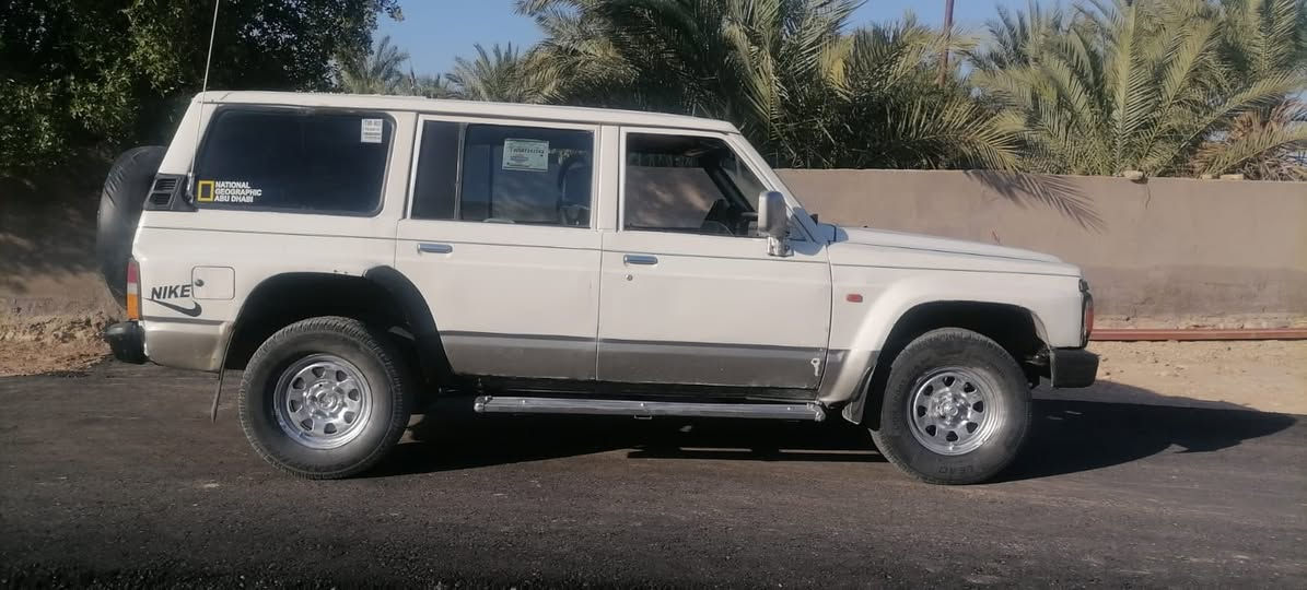 سيارة  للبيع لاندكروز جيب بترول نيسان موديل 90رقم بغداد سنويه لغاية 28مكان سماوه سيارة جهازه ونضيفه جاهزه شرط الاتصال ع رقم ***********
