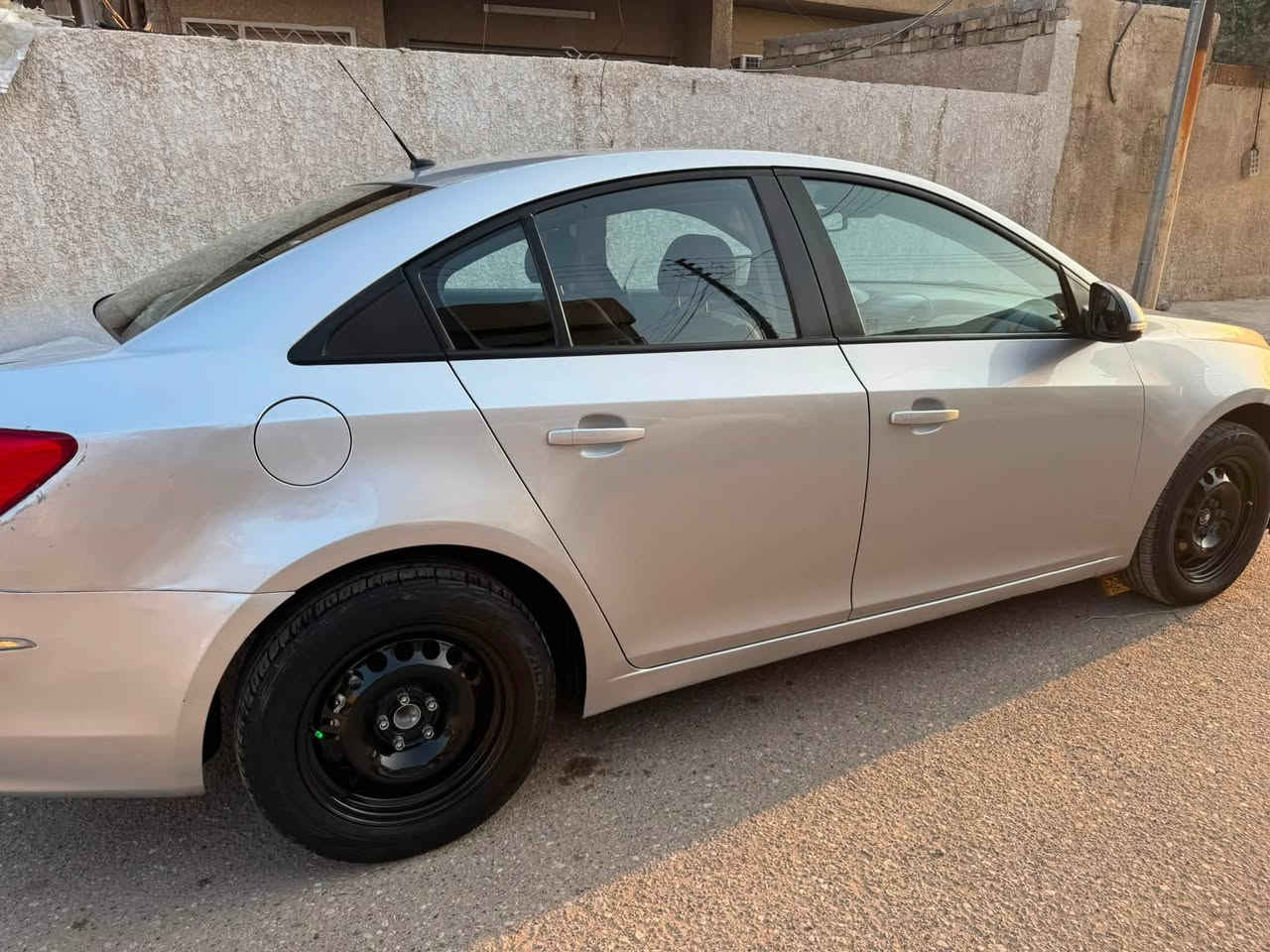 شوفرليت كروز 2016 رقم اربيل الجديد
السياره خليجيه محرك 1.800
 بأسمي فقط تحويل وكالة ماسوي
اشاير بالمري 
شاشه اندرويد كار باي + كامره دواره 
تحكم ستيرن جهتين 
مثبت سرعه 
سنويه جديده 
مكينه جديده قبل سنه شديتها 
كير 6 نمر 
كير بحاله جيدة 
زوج تاير امامي جديد
سستم سماعات جديد
تخم نوزلات جديد 
دبه مال راديتر جديده
تخم بلكات جديد 
تخم مجول جديد 
داينمو جديد
سلف جديد
مروحه جديده 
كمبريسر تبريد جديد
فيت بم عبوة كاملة جديده بلاديه 
تبريد تدفئه ويه السويج 
السعر 82 وبيها مجال 
عنواني بغداد حي الجهاد 
***********
