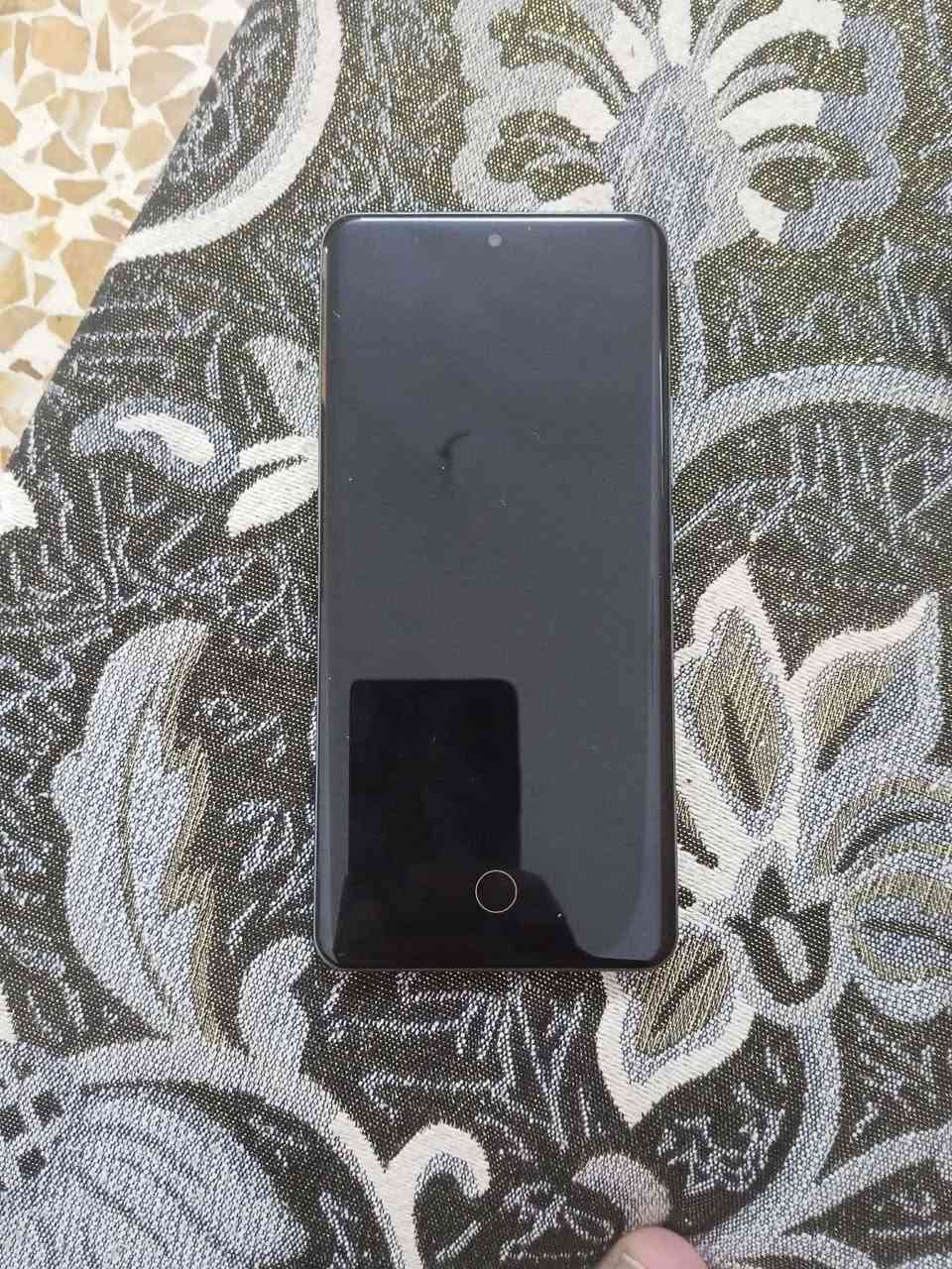 ريلمي15pro
الماصفات بالصورة جهاز غني عن التعريف
بي نقطه صغيرة  فوگ بالشاشه يادوب تبين
سعر450

نص مكتوب في الصور:
- حول الجهاز
- مساحة التخزين
- ١٣١ غ.ب / ٥١٢ غ.ب
- اسم الجهاز
- realme 15 Pro 5G
- المعالج
- Snapdragon® 7 Gen 4 Mobile Platform
- البطارية
- ۷۰۰۰ مللي أمبير في الساعة (نموذجية)
- RAM
- ١٢,٠ غ.ب + ١٤,٠ غ.ب
- الكاميرات
- أمامية 50MP
- خلفية 50MP+50MP
- إصدار البرنامج
- RMX5101_16.0.5.1210 (EX01)
- معزز الأداء
- Flux Engine
- الشاشة
- ٦,٨ بوصة
- الطراز
- RMX5101
- الإصدار