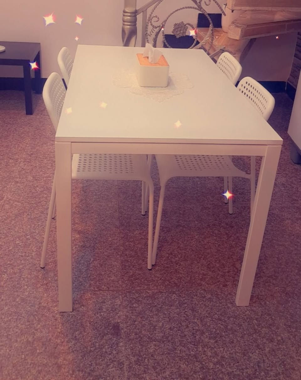 ميز طعام ايكيا ابيض ٤ كراسي ٢٢٠ الف جديد
للتواصل ***********
