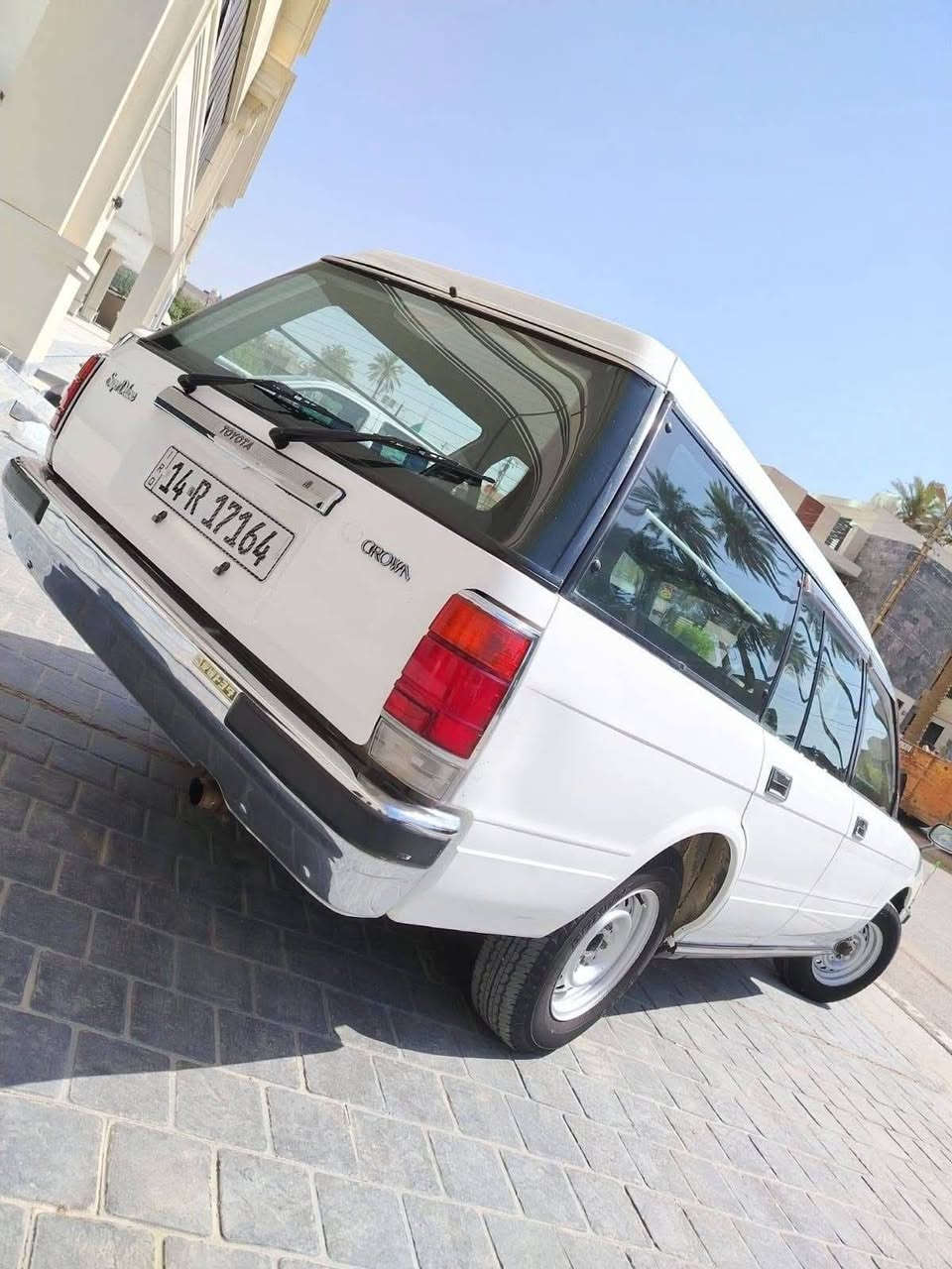 جديده بعدها بريحة اليابان ( بالكارتون )
ارنب سبرنك موديل 1993 
سياره جديده كسر كارتون 
رقم بصره مشروع وطني هزه جديده 
تبريد ثلج دشبول كارتون صدر امامي خلفي كلشي بيهه جديد 
مكان السياره بغداد مقابل الطوبجي 
للاستفسار ***********
