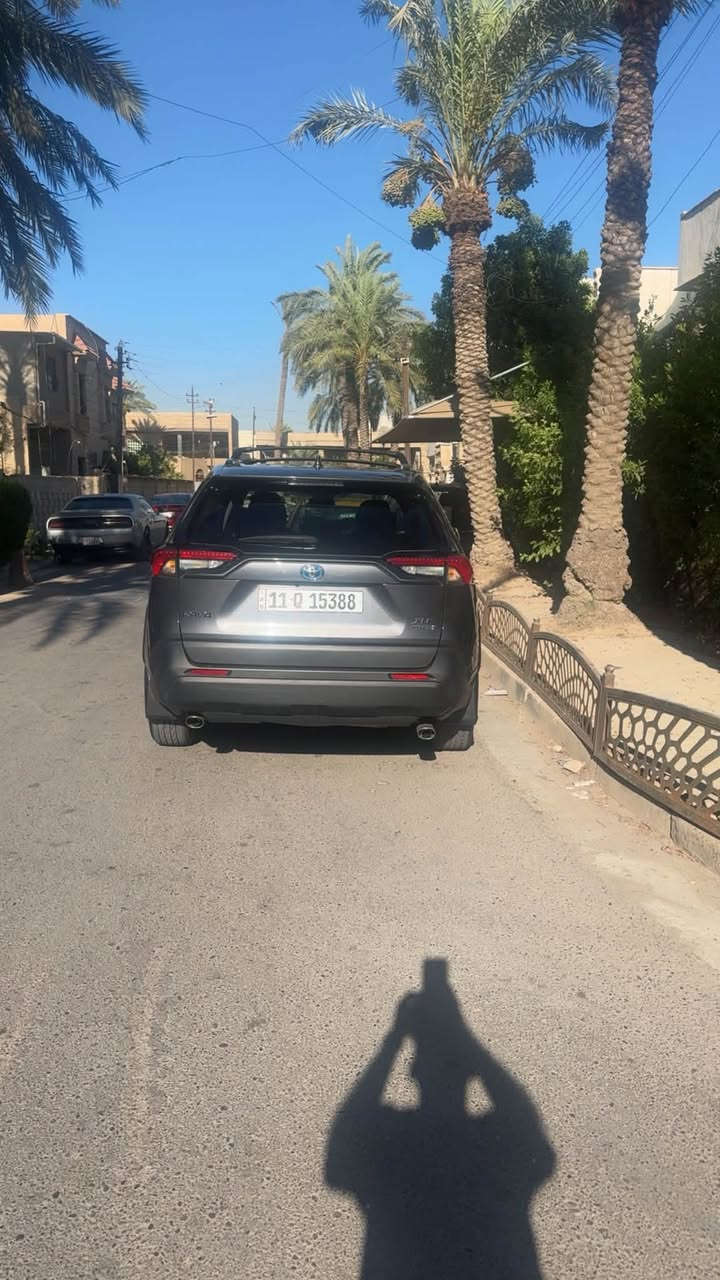 السلام عليكم راف 4 موديل 2024 XLE هايبرد وارد امريكي بدون صبغ بيها بارد بطارف الجاملق الأمامي فقط
فور ويل
قطه عمياء
توقف ذاتي
ثلاث انظمه قياده
بصمه تشغيل وأبواب 
رادرارات شغال
اربع جام اوتو
لايت اوتو
ماشية ٢٧ الف
رقم بغداد بسمي
السعر243 ورقه وبيها مجال
صور الحادث مرفقه بالمنشور
رقم صاحب السياره ***********
