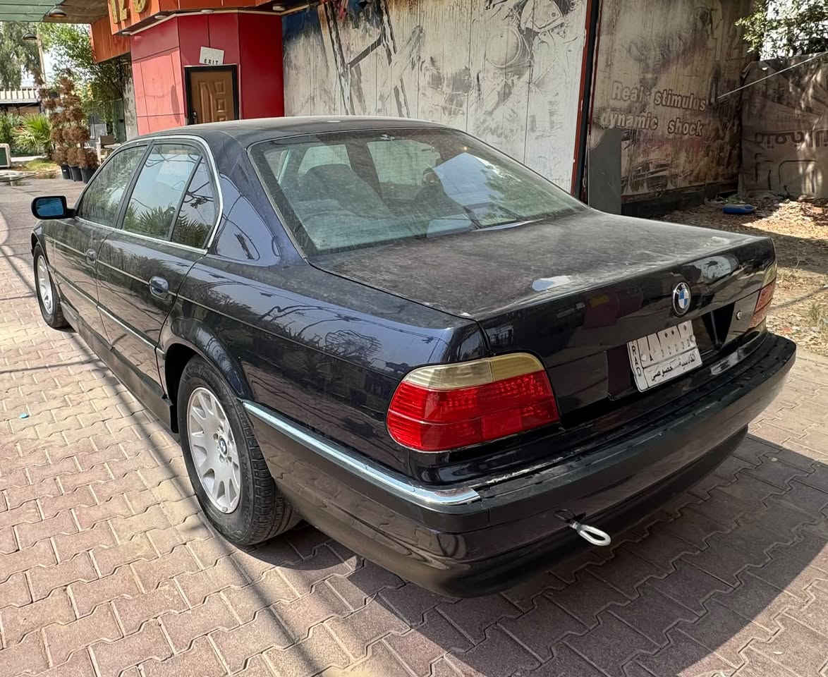 السلام عليكم
للبيع او المراوس 
خفاش 2000 
اللون نيلي 
رقم قادسية شبه مميز 
السيارة بلادية بلادية بلادية حتى حجر البيئة بيهه
بيه فقط القمارة رش اثر جرد وموجود فديو قبل الصبغ 
44داينمو ماء المواصفات العادية 
***********
مكان السيارة الديوانية
السعر 78 وبيه مجال قليل والسيارة بلادية مو ملزكة
