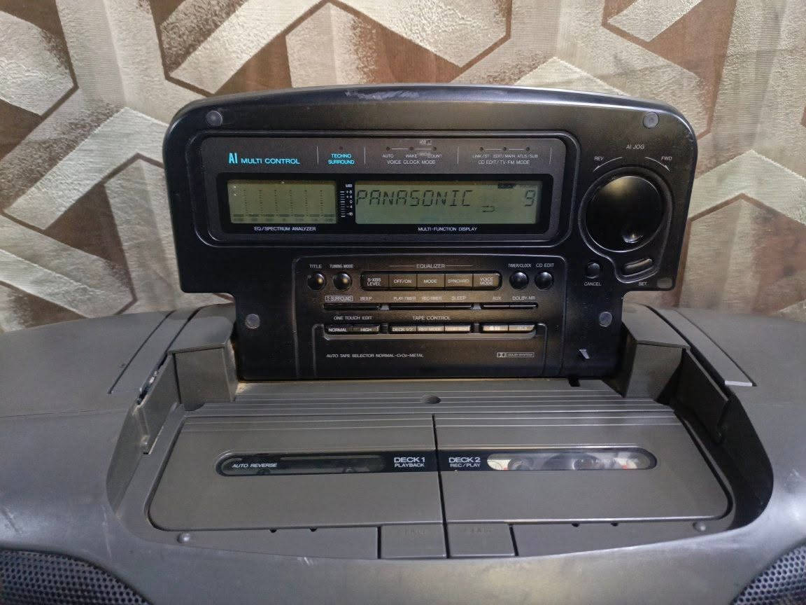 بيع 
جهاز مشترك راديو ومسجل+cd
بانسونك  دبل كاسيت RX.td909 ياباني اصلي 
سنه التصنيع 1987
كهرباء 220 بلاد ..
الجهاز بحاجه الى صيانه حاليا شغال كاسيت رقم 2 فقط ..والباقي يحتاج إلى صيانه وقوايش . شغال آواكس ..جدا نظيف بدون تصليح نهائيا بلاد على وضع الشركه 
للاستفسار *********** .. يوجد توصيل لكل المحافظات..السعر 60 الف شامل التوصيل
