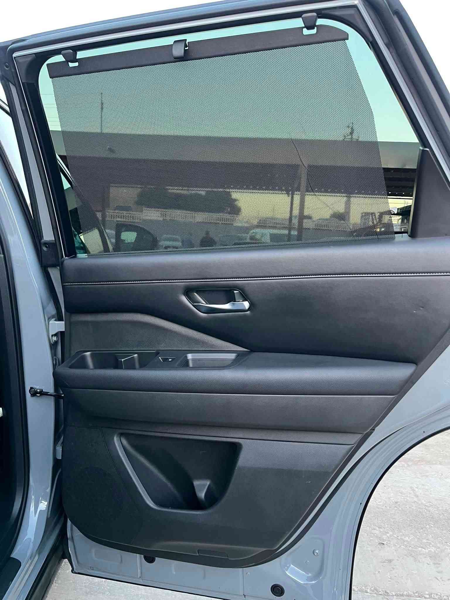 سلام عليكم
Nissan Pathfinder SL 4WD 
2024 
حادث بس دعامي أمامي 
راديتر بلادي مو بدل 
فقط مكانين تعديل بيها 
بدون صبغ و بدون بدل قطع 
مواصفات 
رادار أمامي و خلفي 
حساس خلفي 
٥ كاميرا ٣٦٠ درجة 
شاشة كبير 
كشن كهربائي و تدفئة 
تبريد مركزي باب بردة 
٧ راكب
٧٣ الف ماشي 
كير محرك كهربائي كل بشرط فحس 
بدون نقص 
سيارة رقم كاتي 
سعر ٢٤٧ ورقة 
مكان سليمانية 
***********

نص مكتوب في الصور:
- ***********