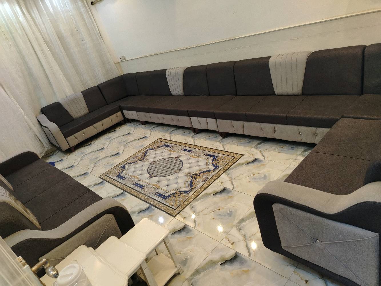 20 مقعد 900 وبي مجال للشراية عنوان بغداد المحمودية