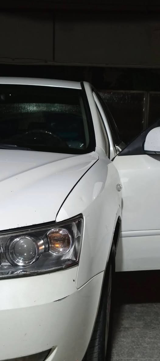 سوناتا 2008 
محرك 2400 
مثبت سرعة
كشن كهرباء
 تحكم ستيرن جهتين
السياره بيها قطعتين تبديل  و قطعتين صبغ والتبديل اثر طخه مو ظربة قوية سابقا بدون ضربة 
السيارة ماشية 380 مبدل مكينة طابوكه ماشية بالمكينة الجديده 75 
كير ومكينة بشرط اني اكفلهن 
نصبة السيارة تخبل شوفة عينكم 
عليها غرامات تنزل من السعر سنويه قبل شهرين سقطت 
سعرها ٨٣ وبيها مجال للطيبين أن شاء الله 
التواصل خاص و عالرقم : ***********

