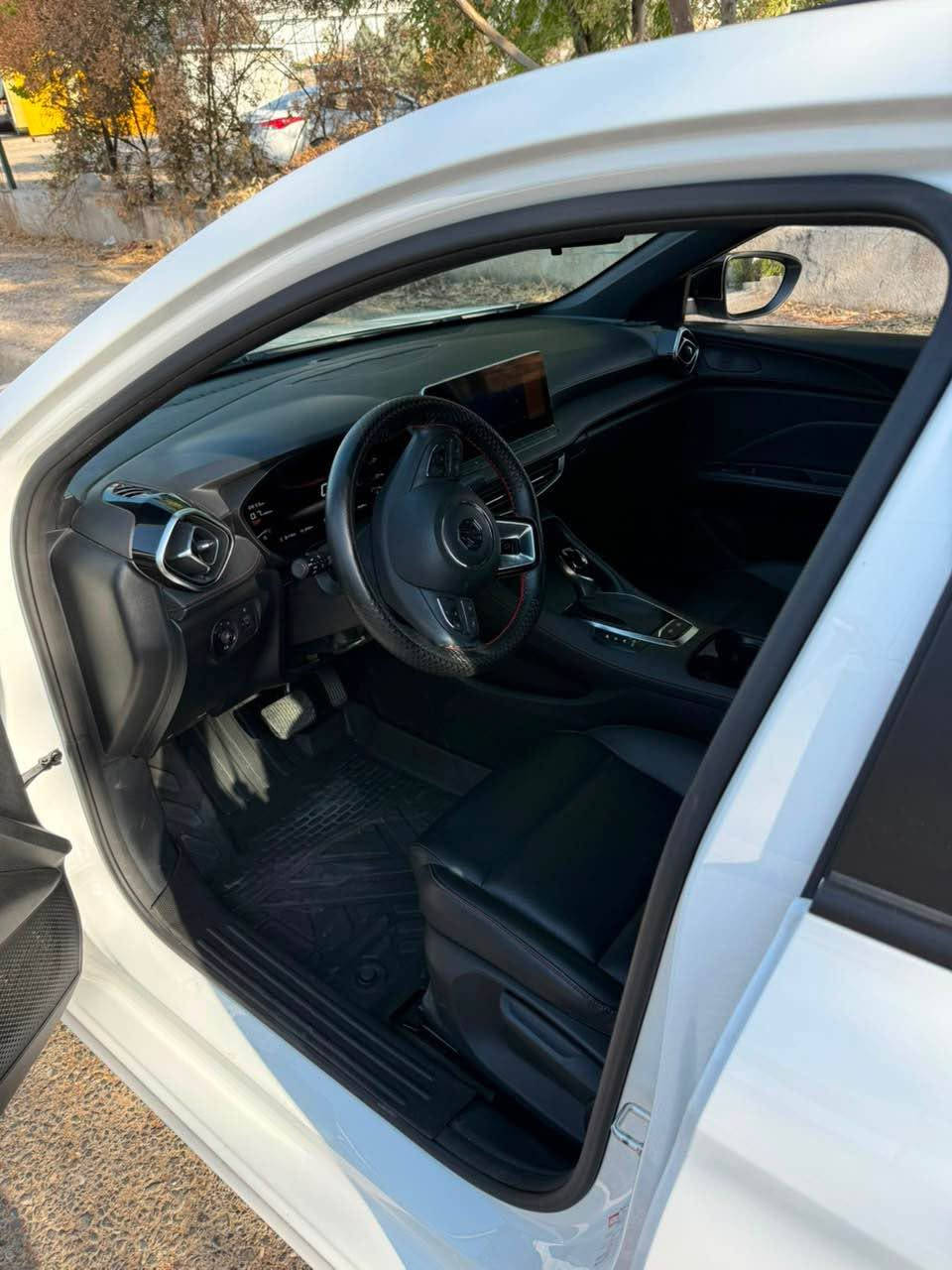 ‎🚗 بۆ فرۆشتن (سەیارەی MG 2025 - فول فولە)
‎ مۆدێل: 2025
 ڕۆشتووە: ١٩,٠٠٠ کم (پاک و خاوێن)
‎ ڕەنگ: سپی
 تایبەتمەندییەکان: * سلاید، بەسمە، جلد
 لایت زینۆن
 تعدیل سرعە، برێک بەسمە، ئۆتۆ هۆلد
 ٥ کامێرا، سوکان ڤۆلیۆم، شاشە گەورە
 ویڵ ١٨ کرۆم
 تێبینی: بەناوی خۆمە، بە شەرتی بەناوکردن، گێڕ و مەکینەی بە شەرت، تایەکانی نوێین و سەیارەکە زۆر خاوێنە (لە هەولێرە).
‎ نرخ: ١٢٧ وەرەقە (مەعامەلە)
 ژمارەی پەیوەندی: ***********

🚗 للبيع (سيارة MG موديل 2025 - فل كامل)
 الموديل: 2025
 الممشى: 19,000 كم فقط
 اللون: أبيض
‎ المواصفات:
 فتحة سقف (سلاید)، بصمة، إقلاع بصمة، كراسي جلد
 إضاءة زينون
 نظام تثبيت وتعديل السرعة، هاند بريك إلكتروني (بصمة)، أوتو هۆلد
 5 كاميرات، تحكم ستيرنج (ڤۆلیۆم)، شاشة كبيرة
 رولات (ويل) قياس 18 كروم
 ملاحظات إضافية: باسمي، شرط الشراء والتحويل، جير ومحينة بشرط، الإطارات جديدة، السيارة نظيفة جداً وخالية من النواقص (متواجد في أربيل).
 السعر: 127 ورقة (قابل للتفاوض)
‎ رقم الهاتف: *********** أربيل, العراق

