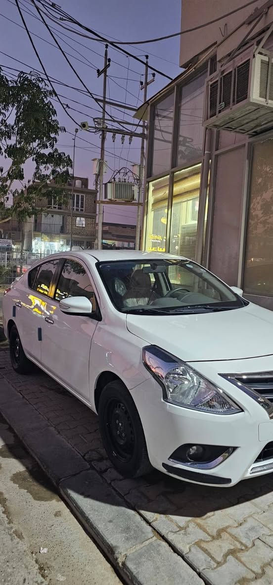 صني  اربيليه بسم شركة 
موديل٢٠٢٥ 
ماشيه ٤٥ 
نضيفه مال جناي 
 حساس خلفي 
تبريد قطعتين 
جام كهربائي 
تحكم ستيرن 
مانع انزلاق 
شاشه 
بيه بارد بسيط بخشم البنيد وركن الجاملغ

١١٤ وبيه مجال 
للتواصل ***********
 النجف الاشرف

نص مكتوب في الصور:
- Najaf, Iraq
