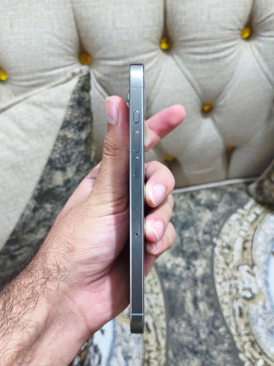 15 برو ماكس مكفول بي شخطات خفيفه بشاشه 950 بي مجال ***********
