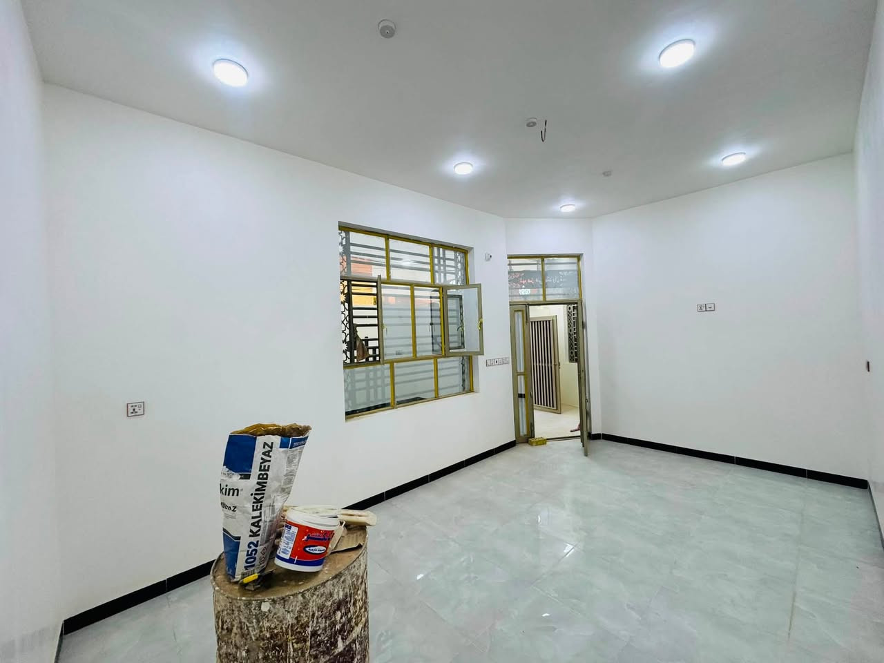 🏠بيت للبيع بيت طابو صرف سند حر 🏡

📐 100م مربع – نجف / حي النداء المنطقة ٨٦قريب عله شارع المجمعات 

⬇️مقابل مجمع كرار قريب عله الكرار  

🏠 غرفة، صالة، استقبال، مطبخ

🚿 صحيات (2) + مكشوفة

⚡ جميع الخدمات متوفرة

💰 السعر مناسب :88 وبي مجال 

🏠طابوك جمهوري 

📜صب كونكريت 
 لاستفسار 📞***********
