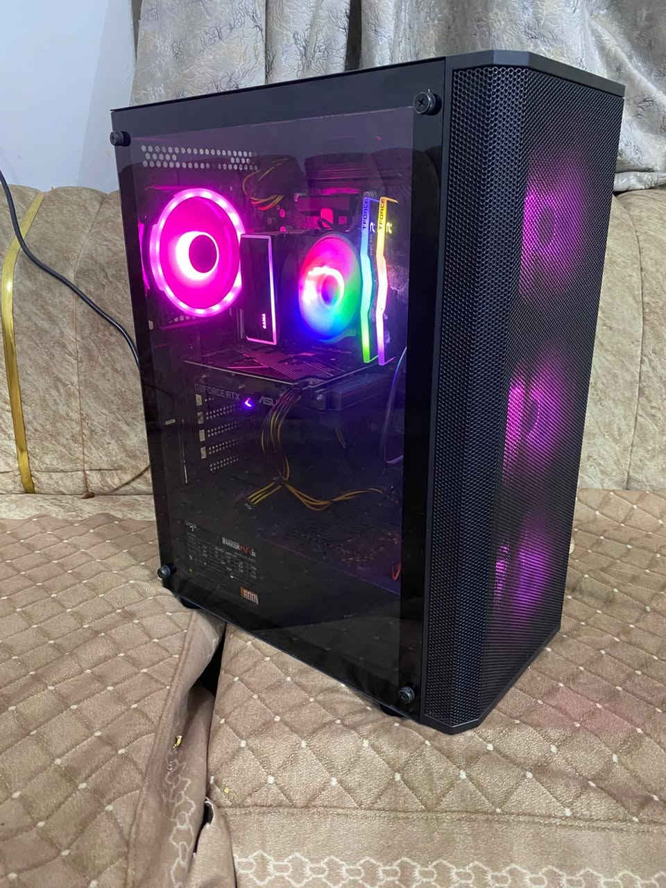 تحية طيبة
تجميعة PC للبيع

المواصفات:

INTEL CORE I5-12400F

SAIVIA KA200

ASUS GIGABYTE RTX 3060 12GB

ASROCK B760M PG LIGHTNING/D4

T-FORCE DELTA RGB 16GB (2×8GB) DDR4 3600MHZ

PNY CS2230 1TB NVME M.2

ALGO AX600

السعر: 950 ألف

المكان: كربلاء

متوفر توصيل لجميع المحافظات

***********
