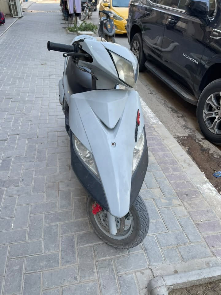دراجه ماكس ثعلب جي تي ار ب٢٠٠ وبيه مجال قليل كهربائيات كله شغاله نضيفه كلش بس يحتاجله تجفيت دراجه حله شارع الجمعيه***********
