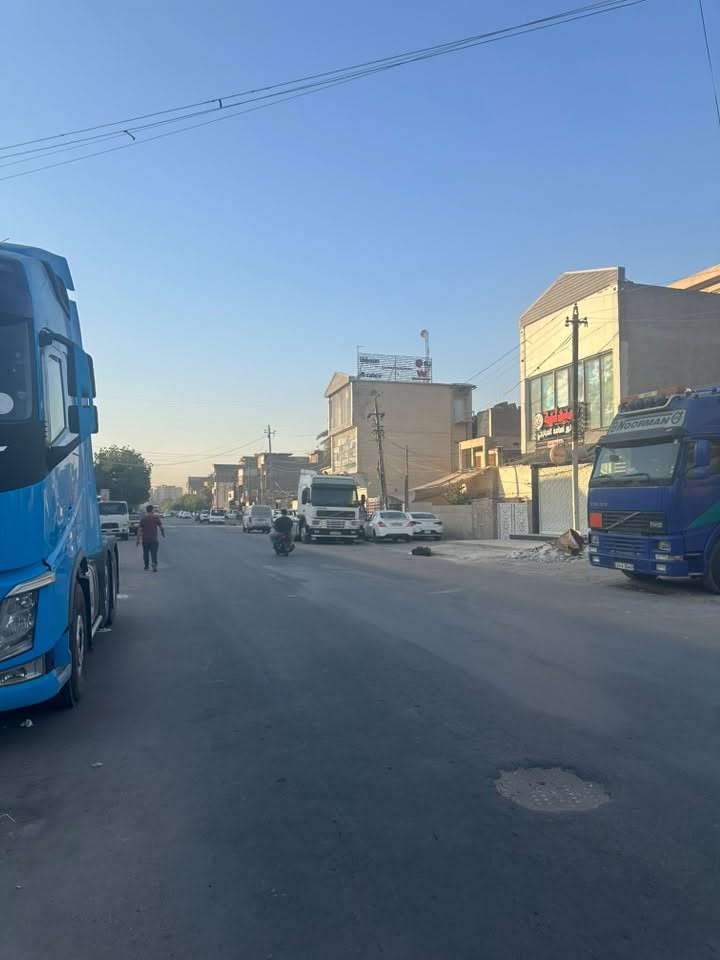 دار للبيع في بغداد الجديده النعيريه شارع دكتور فاضل اللامي تجاري  وحيوي شارع عرض 24 عدا الرصيف عرضه 5 امتار واجها 5 نزال23 مساحه 115 واقع حال وبلسند 120 طابقين ينسكن ويصلح مشروع تجاري للاستفسار ***********
