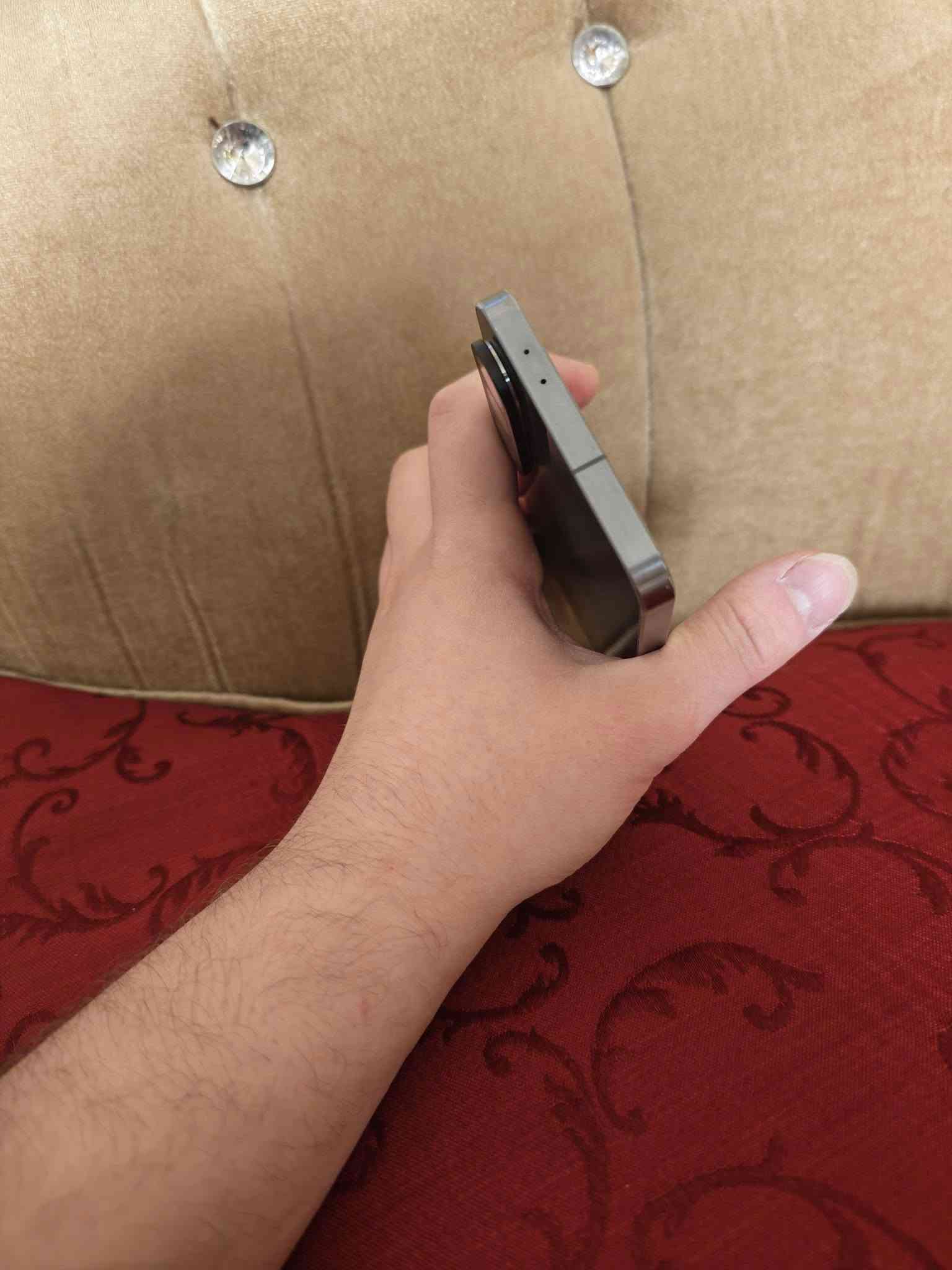 سلام عليكم للبيع أو مراوس سامسونك A56 ذاكرة 256 مكفول وجديد نضافته 💯 لون مميز شرق اوسط دبل سيم كارت مواصفات معروفه السعر 410 مكاني كربلاء توصيل لجميع المحافضات متوفر للتواصل عل رقم
