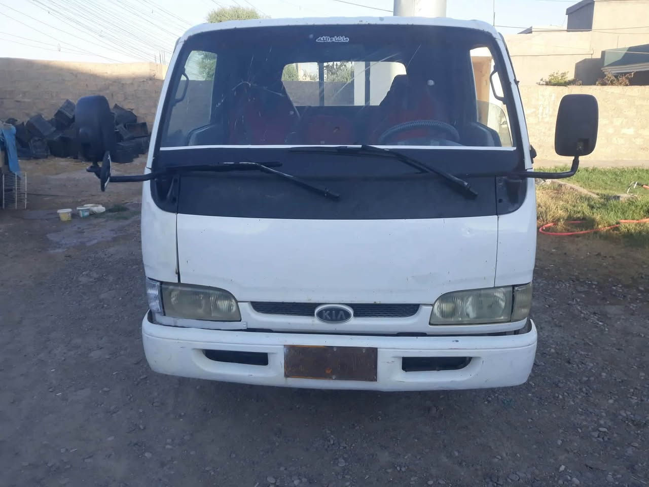 كيا فونتيره موديل 2000 ما مسجل شاصي ما مكصوص كير محرك اكسن صدر جديد. طخم تاير 6  جديد سياره جاهزه مجهزه مال جناي  مكفوله من الخياس وتصليح السعر 26  بيه مجال البيع نقد اعتذر  عن المراوس  رقم الهاتف*********** الساره ما مسجل ملاحضه مكلف بل نشر والسياره ما مسجل
