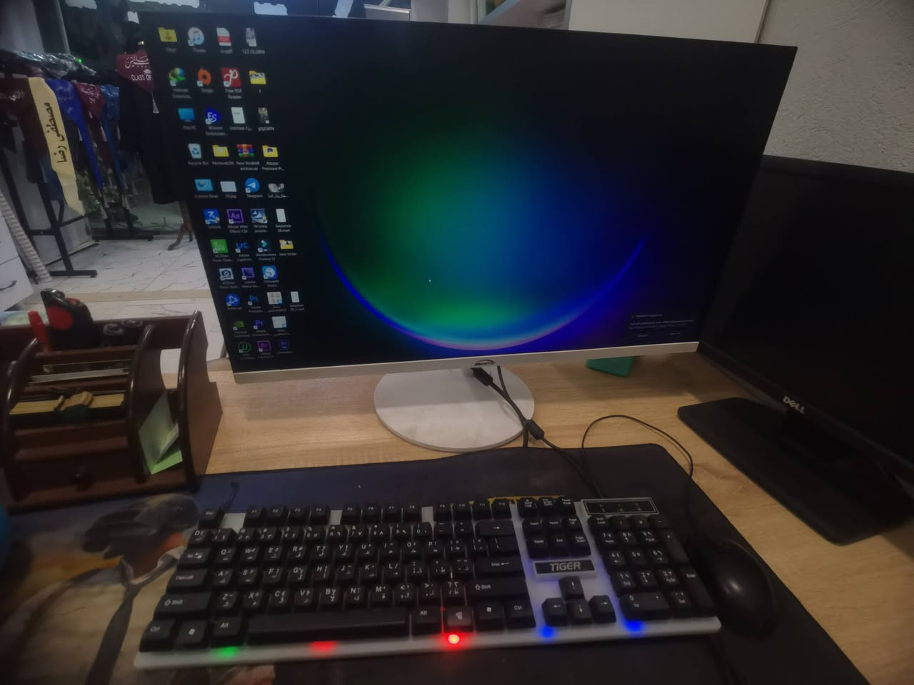 السلام عليكم تجميعه كامله للبيع
I5 10400f
GTX 1650 
M.b H410m gigabyte
Ram 16 2x8 XPG D30
Ssd128gb
Psu 650wat
Case cg80 4fan rgb
نقصها فقط هارد خزن 
الشاشه قياس 22 فول hd 
الشاشة الصغير حجم 18
Ups صغير يحتاجله بطاريات 
سعر الكيس 650 الف
الشاشه الجبيره 125 الف
الشاشه الصغير 75 الف 

عنواني كربلاء رقمي ***********
